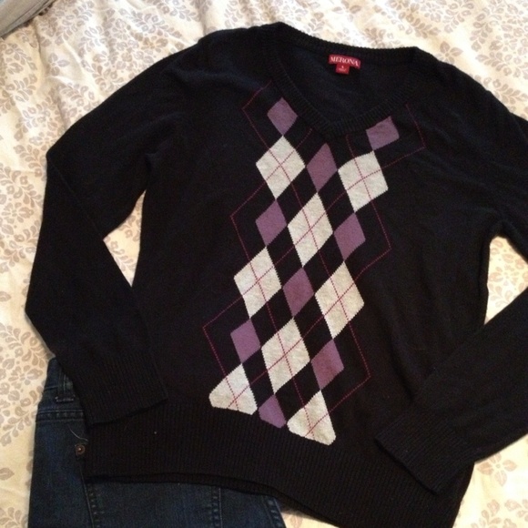 Black and Purple Argyle Sweater - Picture 4 of 12